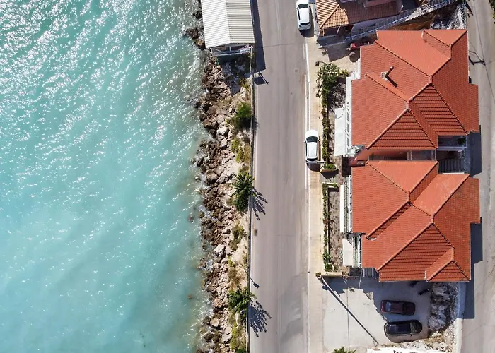 Apostolos 5 דירה Pondi